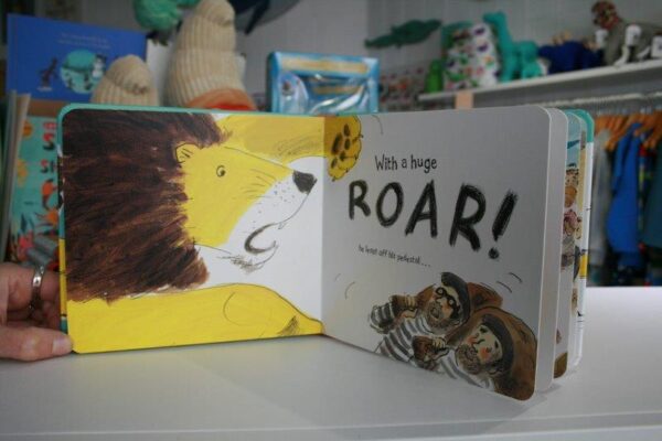 How to Hide a Lion Story Book for Children - Helen Stephens