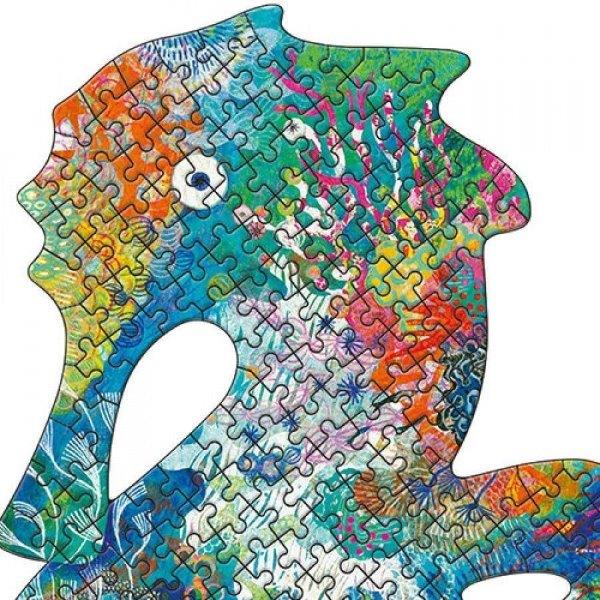 The head of a sea horse shaped jigsaw puzzle with detail of the individual jigsaw pieces.